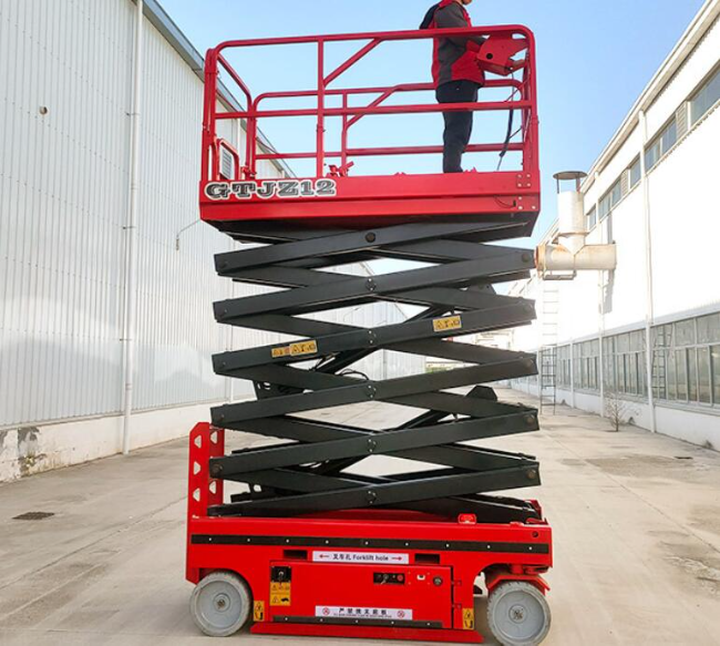 阿拉尔农场自行走移动式升降机